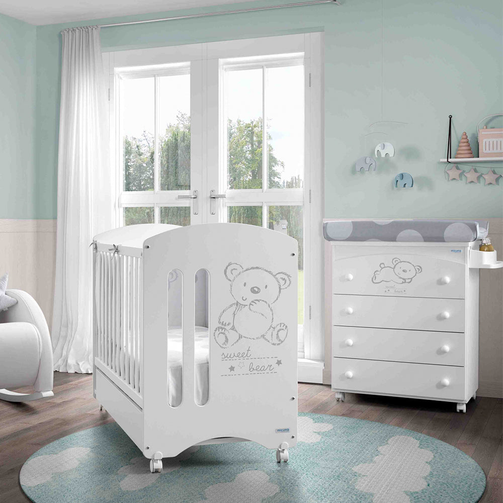 MICUNA Комплект Детско легло-кошара Sweet Bear 60/120 см + Скрин с четири чекмеджета, вана и повивалник + Чекмедже за легло